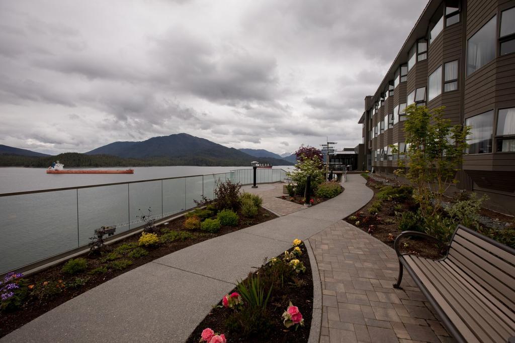 Crest Hotel Prince Rupert Zewnętrze zdjęcie